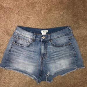 MUDD JEAN SHORTS